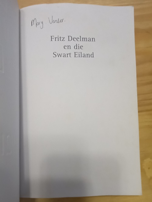 Fritz_Deelman_en_die_Swart_Eiland_-_Leon_Rousseau_2004_3 Fritz Deelman en die Swart Eiland - Leon Rousseau 2004