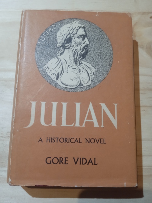 Julian,_a_historic_novel_-_Gore_Vidal_(1965)_1 Julian, a historic novel - Gore Vidal (1965)