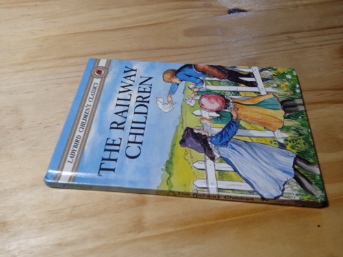 Ladybird_series_-_The_railway_children_(1984)_6 Ladybird series - The railway children (1984)