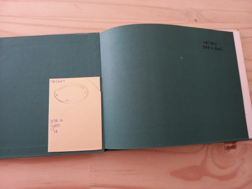 PINKIE deur Pieter W Grobbelaar (1972)