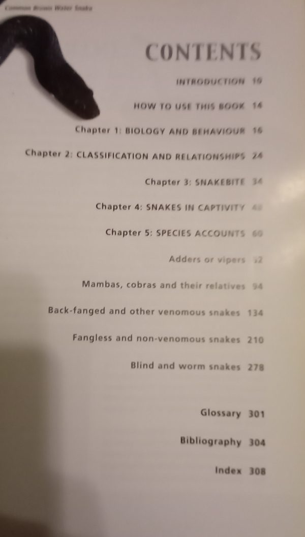 A complete guide to the snakes of Southern Africa - Johan Marais (2004)